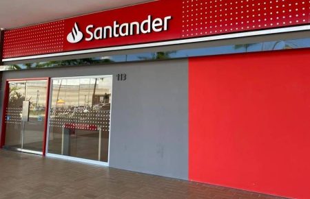 Santander encerra parceria com American Express e três cartões serão descontinuados no Brasil