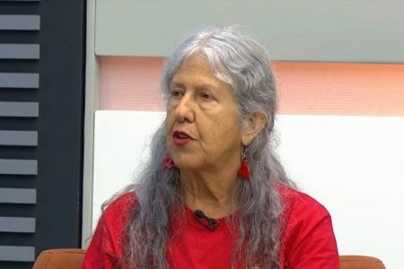 Maria Bona defende participação de estudantes na gestão das escolas e universidades da Bahia