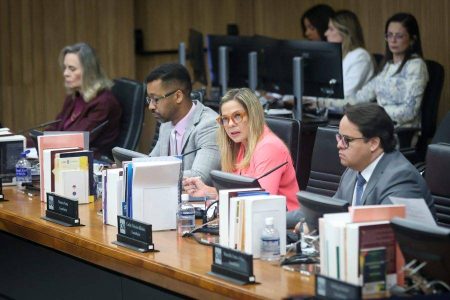 CNJ penaliza desembargador do TJ-BA por conceder prisão domiciliar a líder de facção